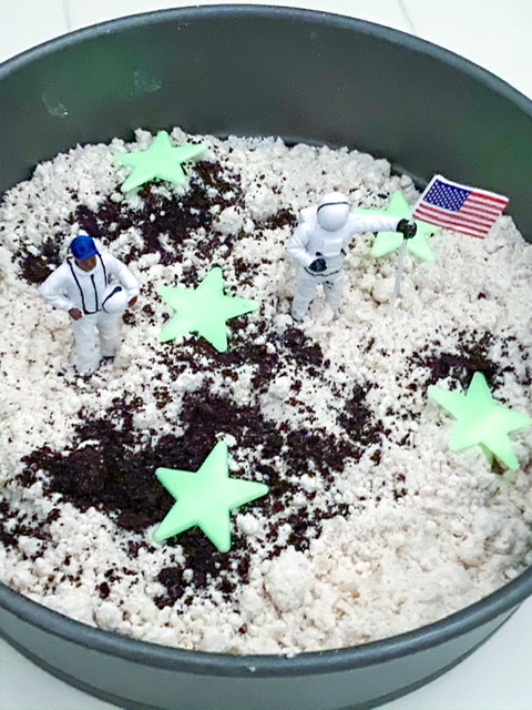 Easy Moon Sand Recipe - The Kitchen Table Classroom